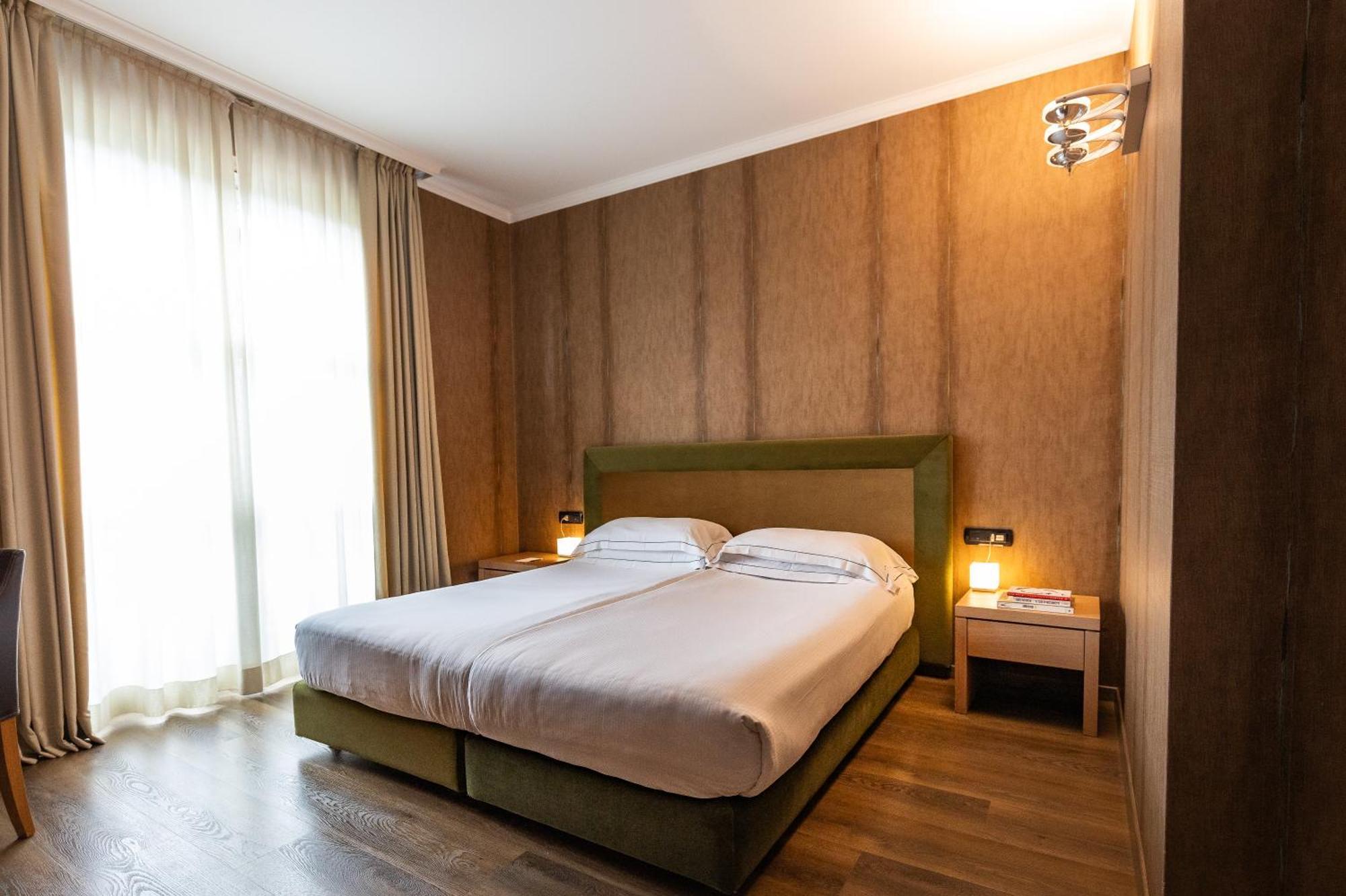 Phi Hotel Piajo 넴브로 외부 사진