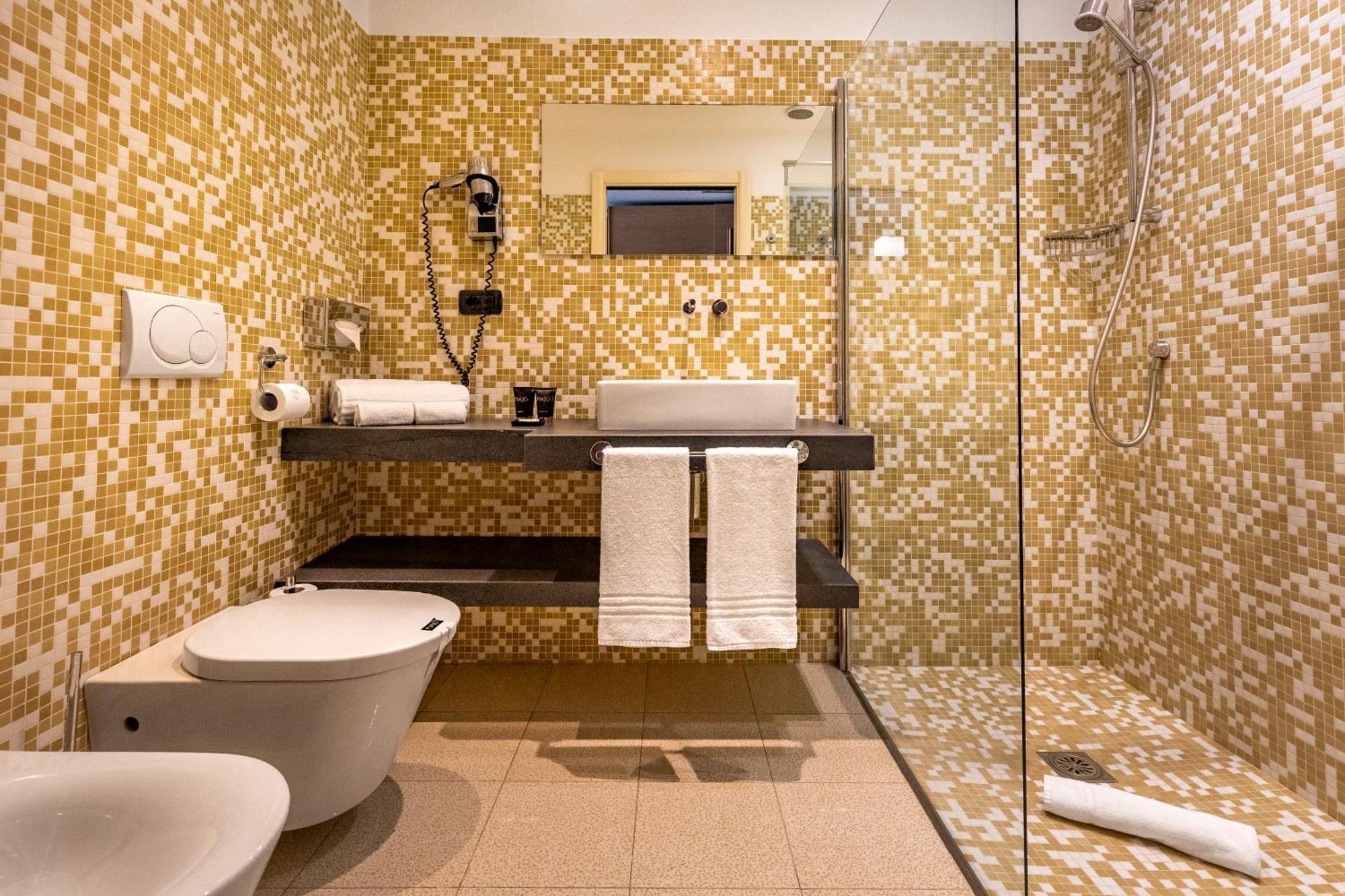 Phi Hotel Piajo 넴브로 외부 사진