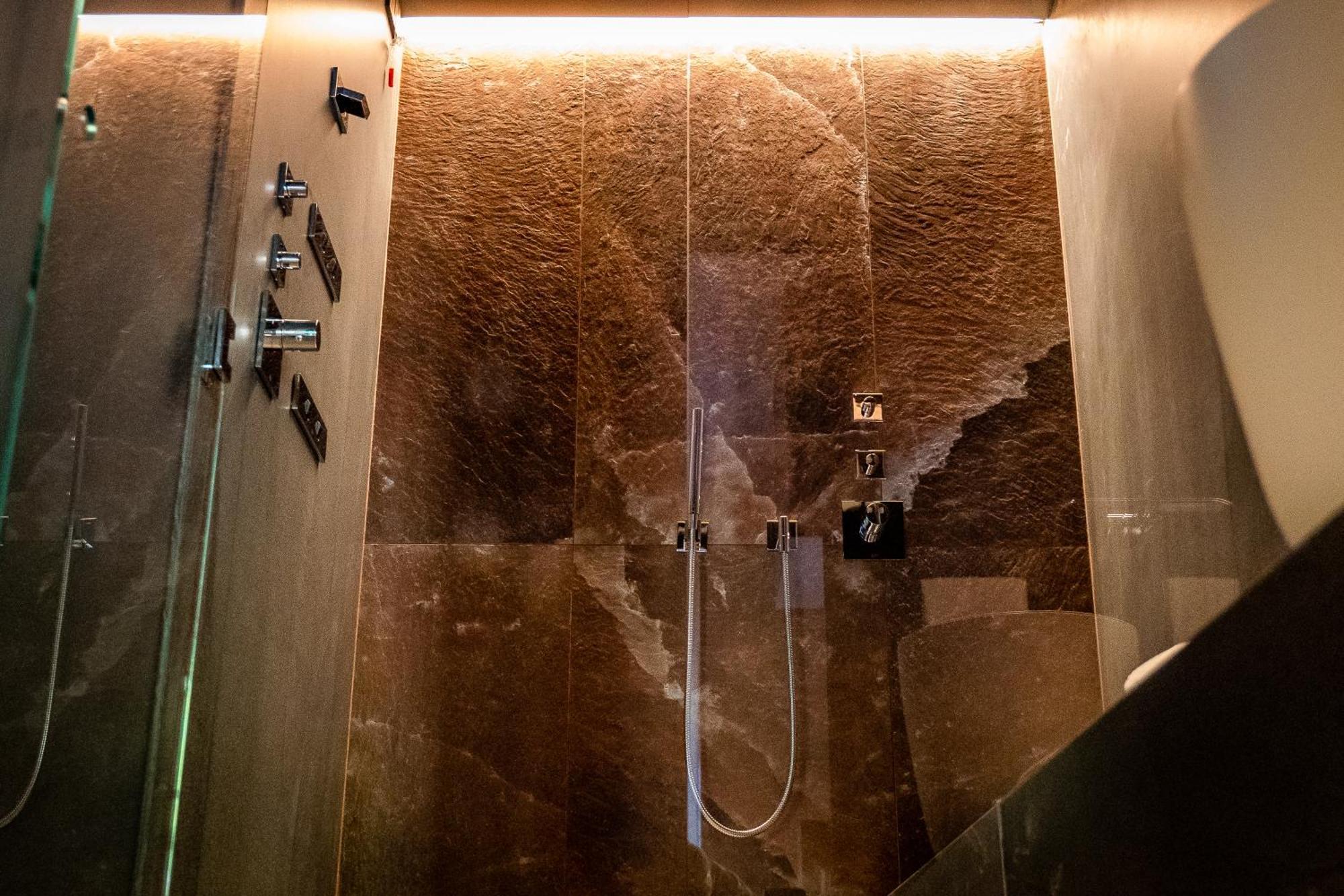 Phi Hotel Piajo 넴브로 외부 사진