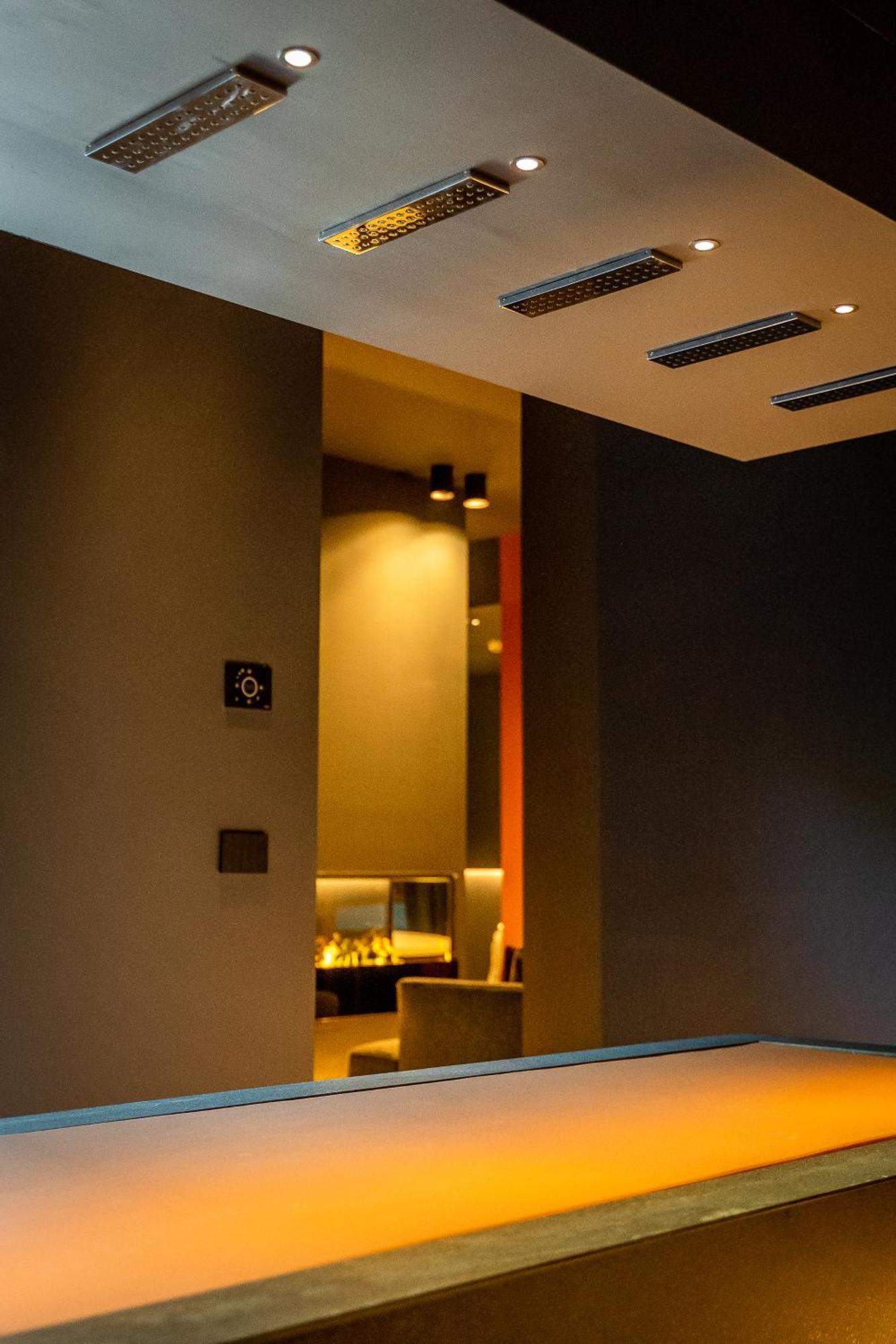 Phi Hotel Piajo 넴브로 외부 사진