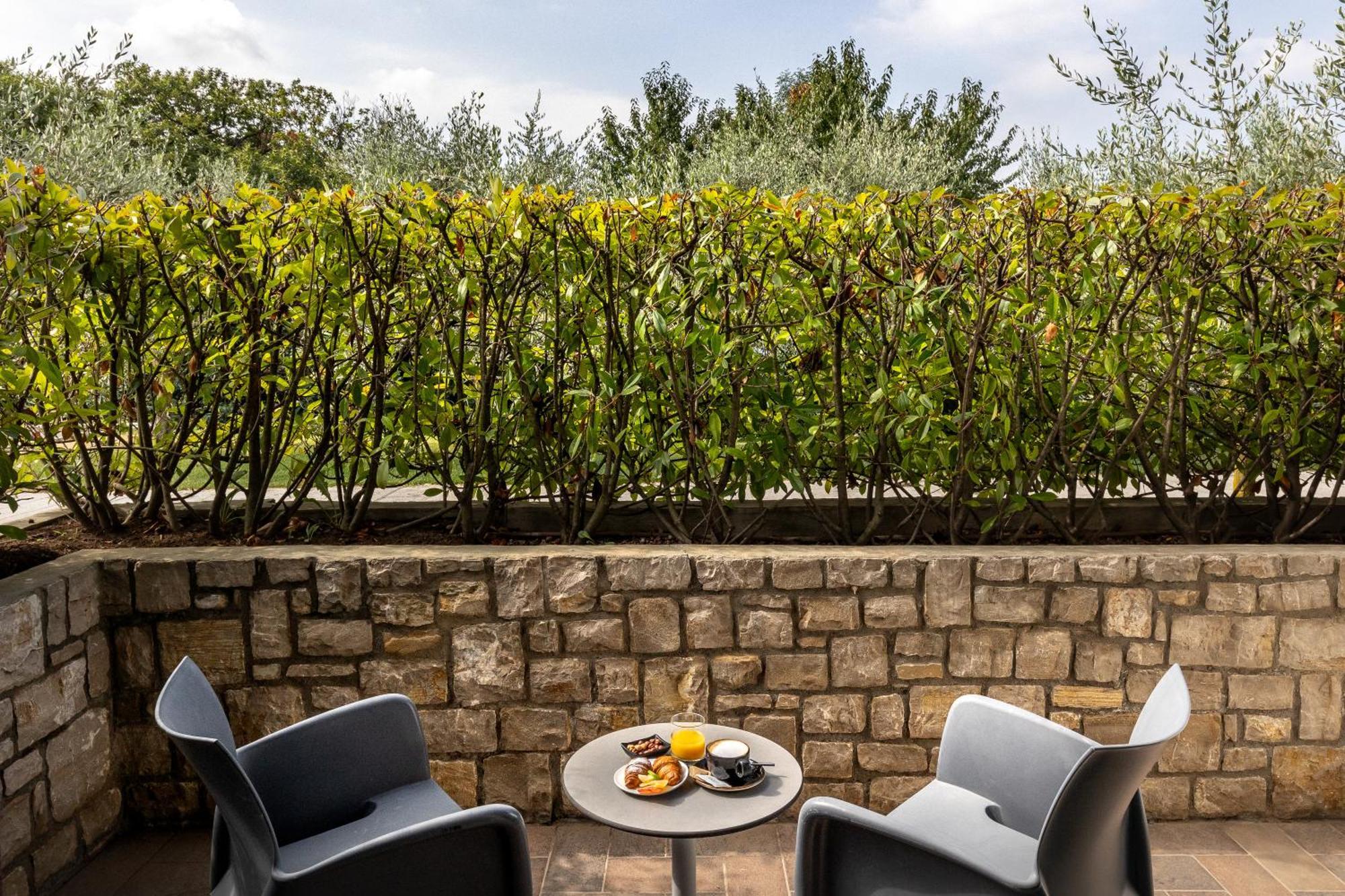 Phi Hotel Piajo 넴브로 외부 사진