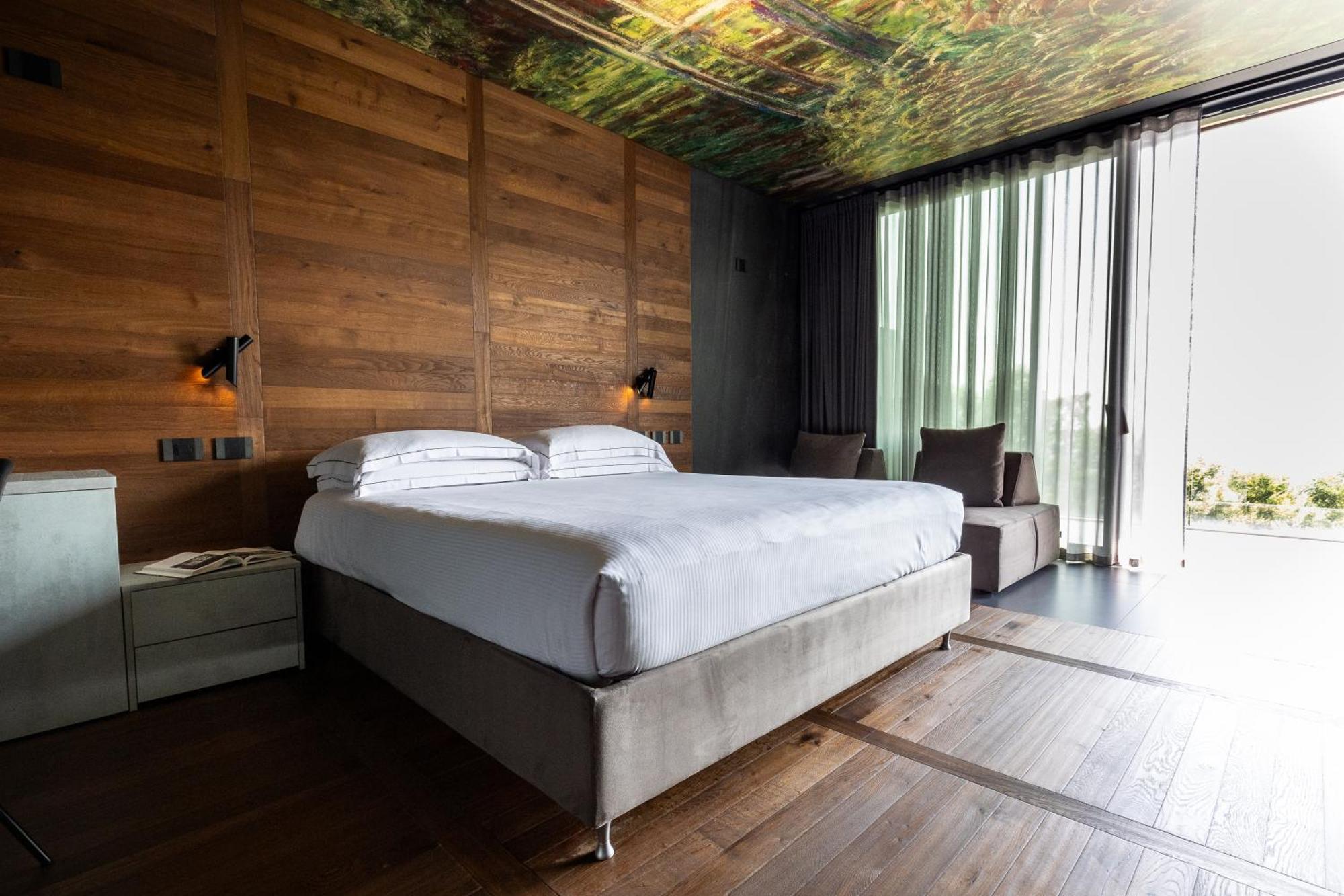 Phi Hotel Piajo 넴브로 외부 사진