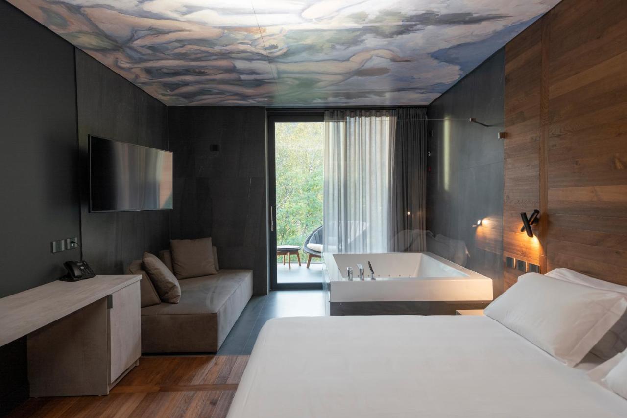 Phi Hotel Piajo 넴브로 외부 사진